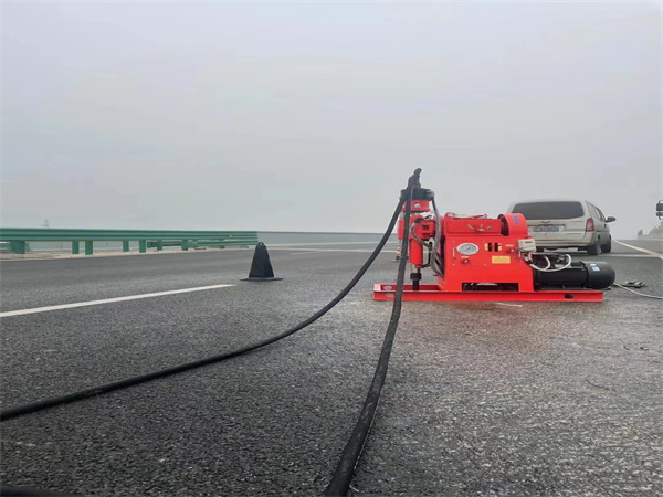 浉河马路路基路面开裂下沉注浆加固灌浆